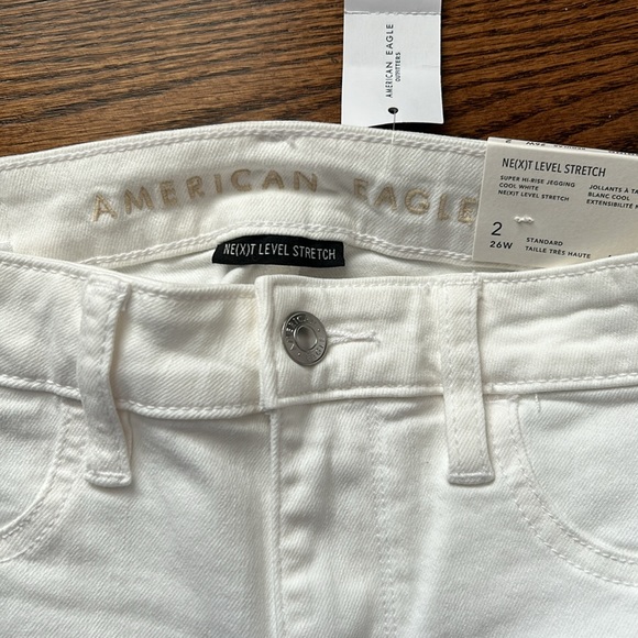 NWT. White super Hi-Rise Jegging from American Eagle. Size 2 regular 26W. - Picture 2 of 7